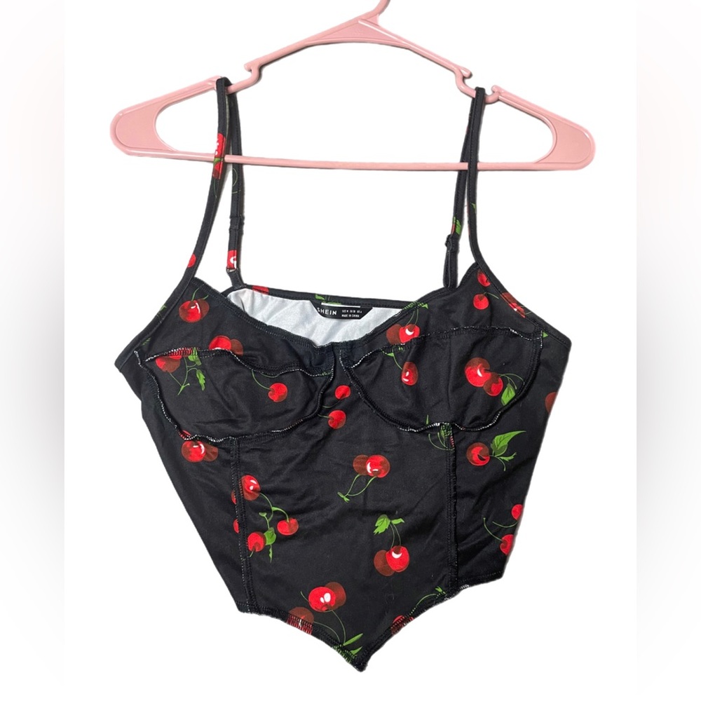 SHEIN Seam Front Asymmetrical Hem Cherry Print Cami Top
